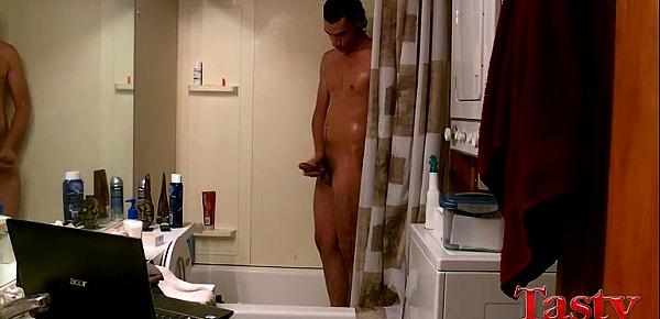  Tristan Hollister&039;s Shower Fun